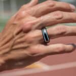 découvrez la bague connectée innovante qui suit la fréquence cardiaque des athlètes en temps réel pour optimiser leurs performances et leur santé.
