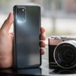 découvrez le smartphone équipé d'un capteur 1 pouce, offrant une qualité d'image comparable à celle des appareils photo compacts pour des photos exceptionnelles.