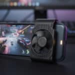 découvrez le ventilateur pour smartphone, l'accessoire idéal pour garder votre mobile au frais pendant vos sessions de gaming intenses.