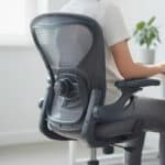 découvrez comment régler votre chaise pour un soutien lombaire optimal et prévenir les troubles musculo-squelettiques (tms), afin de réduire efficacement les douleurs au dos.