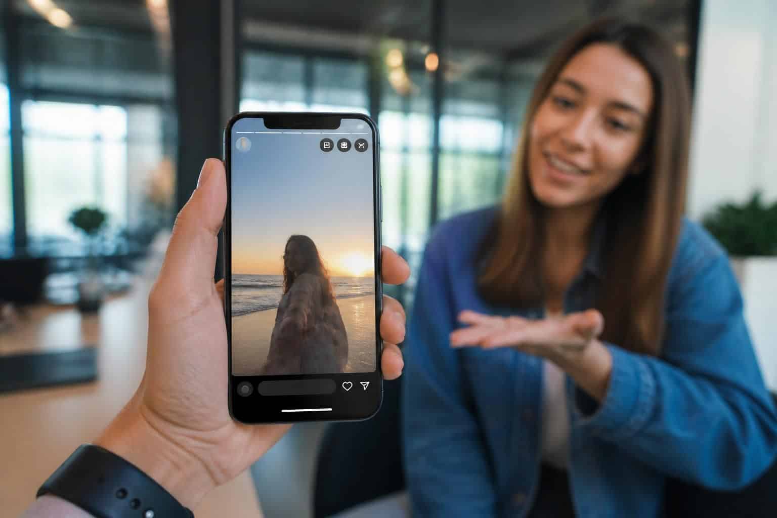 découvrez comment reposter une story sur instagram en mentionnant le compte d'origine, et partagez facilement les contenus de vos abonnements.