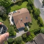 découvrez comment la vue satellite de google maps et la boussole vous aident à connaître l’orientation d’une maison avant un achat immobilier.